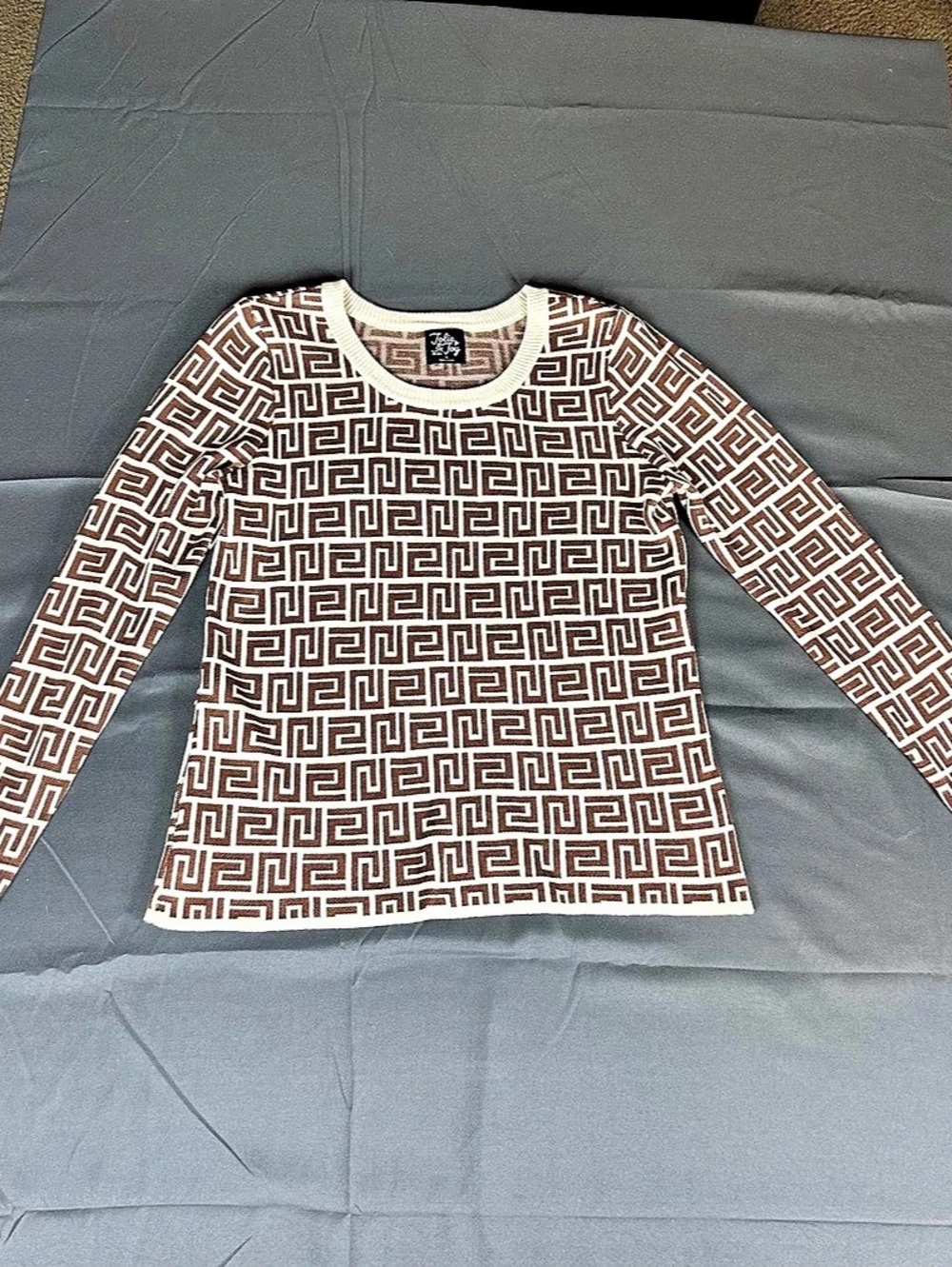 Tolie & Joy Geometric Crewneck Sweater in Brown & Cream Like New